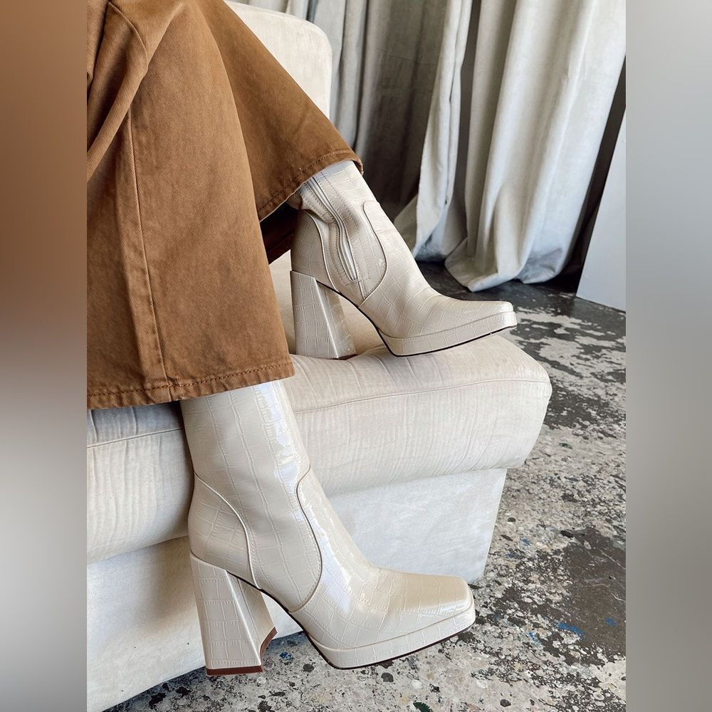 Princess Polly Jamie Croc Platform Boots Cream Ankle Sz 6